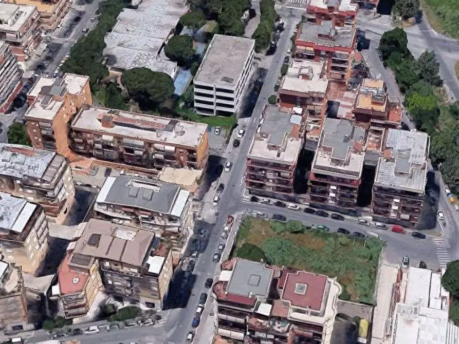 Immagine 8 di Negozio in vendita  in Viale Manzoni a Pomezia