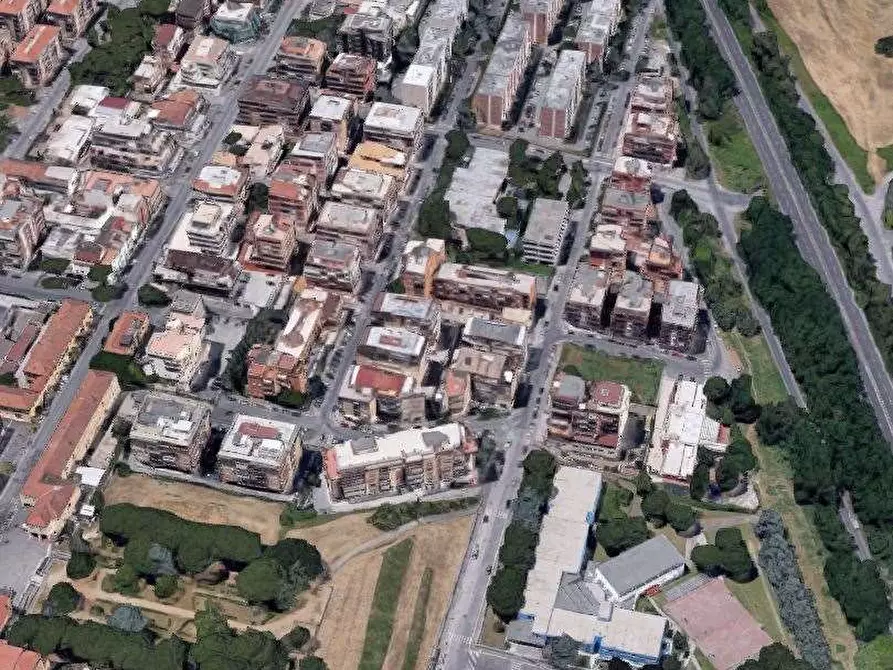 Immagine 9 di Negozio in vendita  in Viale Manzoni a Pomezia