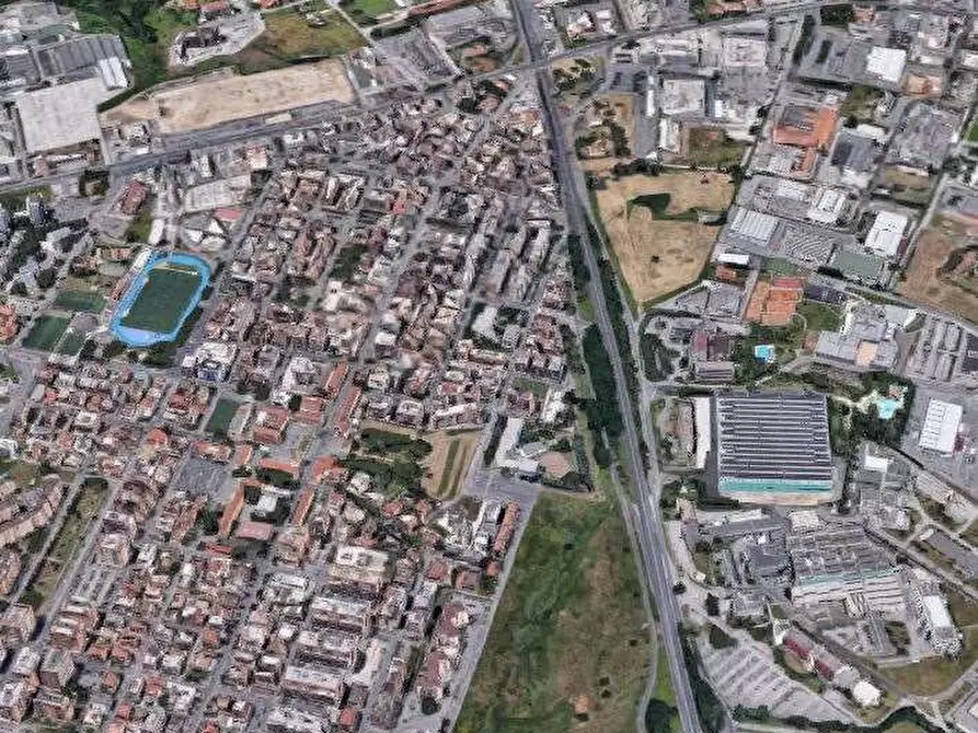 Immagine 10 di Negozio in vendita  in Viale Manzoni a Pomezia