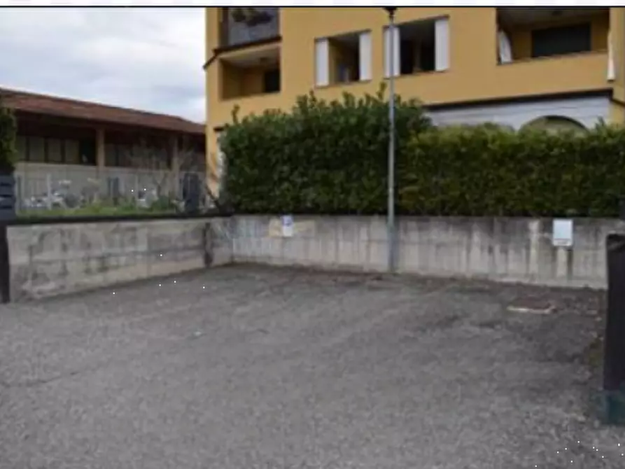 Immagine 1 di Posto auto in vendita  in Via Risorgimento a Iseo