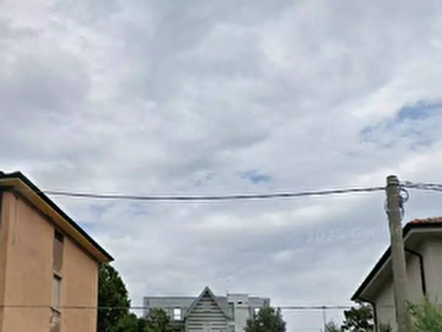 Immagine 3 di Posto auto in vendita  in Via Risorgimento a Iseo