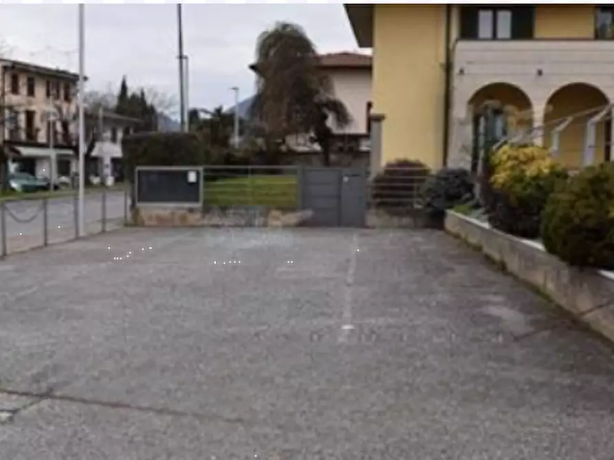Immagine 1 di Posto auto in vendita  in Via Risorgimento a Iseo