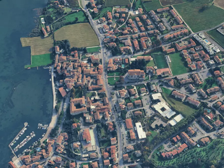 Immagine 5 di Posto auto in vendita  in Via Risorgimento a Iseo