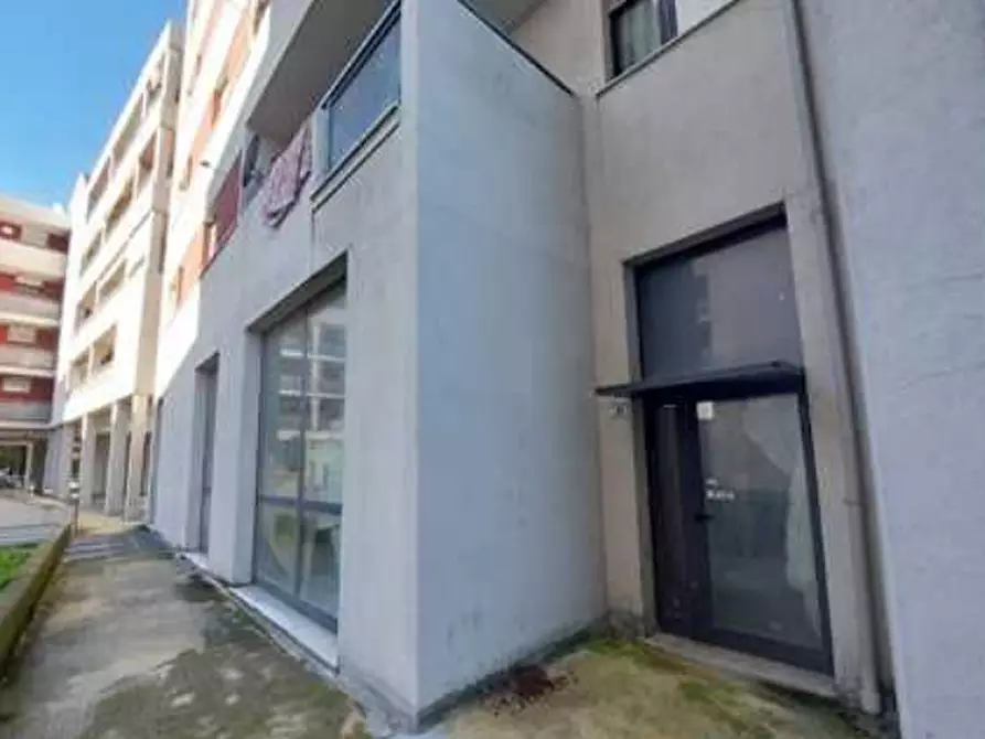 Immagine 1 di Negozio in vendita  in Corso Bazoli  a Brescia