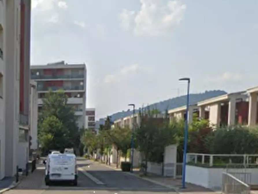 Immagine 12 di Negozio in vendita  in Corso Bazoli  a Brescia