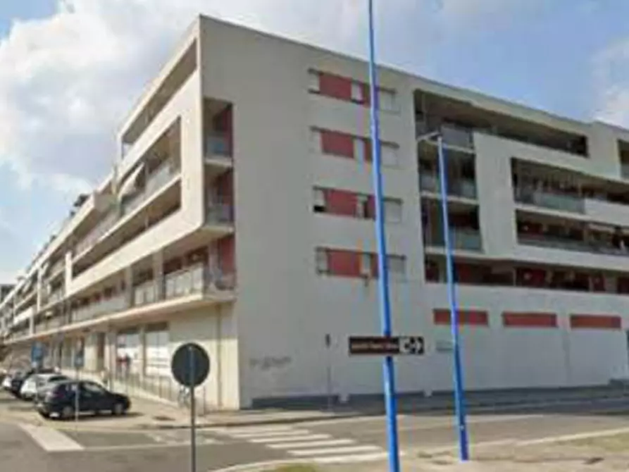 Immagine 2 di Negozio in vendita  in Corso Bazoli  a Brescia