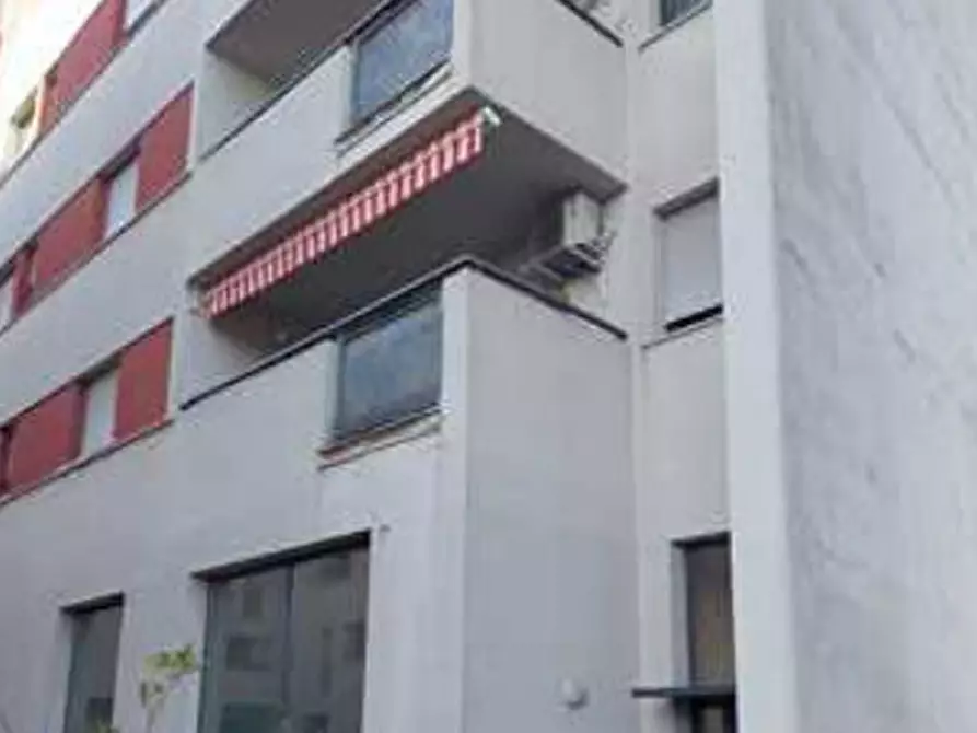 Immagine 1 di Negozio in vendita  in Corso Bazoli a Brescia