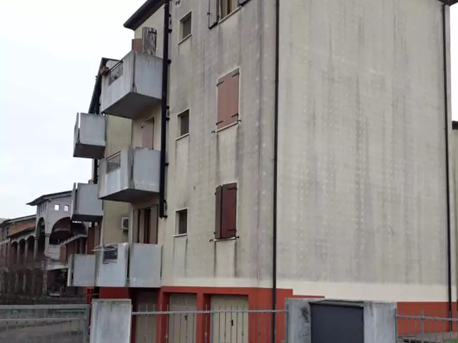 Immagine 6 di Appartamento in vendita  in Via Carlo Collodi a Bagnolo San Vito