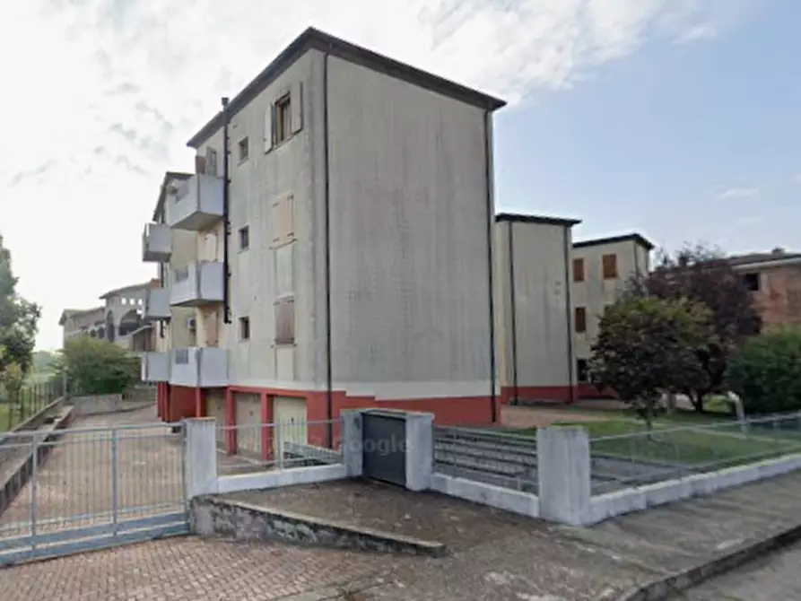 Immagine 10 di Appartamento in vendita  in Via Carlo Collodi a Bagnolo San Vito