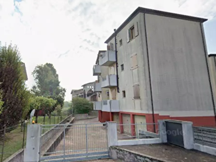 Immagine 11 di Appartamento in vendita  in Via Carlo Collodi a Bagnolo San Vito