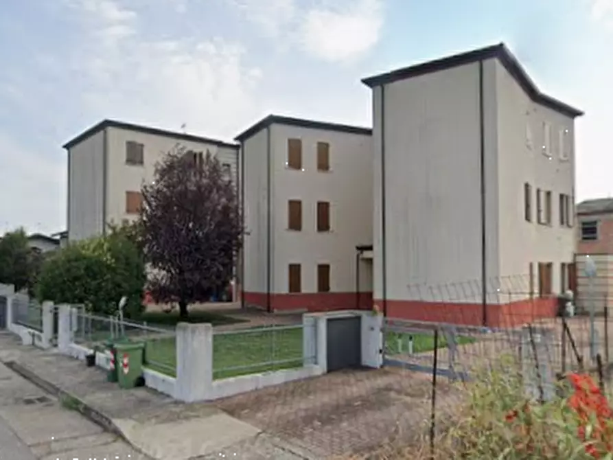 Immagine 16 di Appartamento in vendita  in Via Carlo Collodi a Bagnolo San Vito