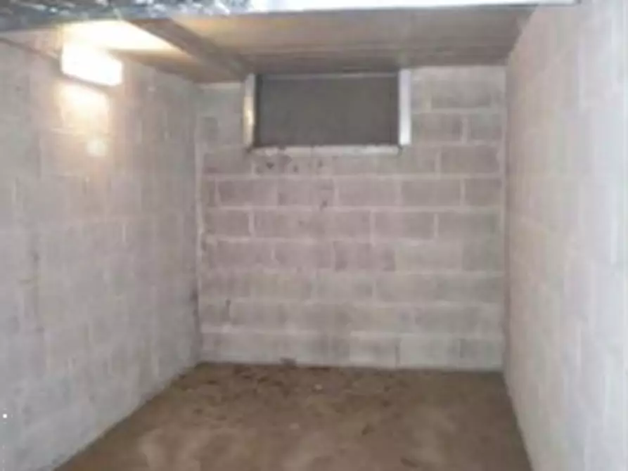 Immagine 2 di Garage in vendita  in Via di Grotta di Gregna a Roma