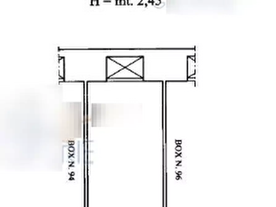 Immagine 10 di Garage in vendita  in Via di Grotta di Gregna a Roma