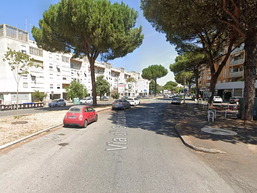 Immagine 13 di Garage in vendita  in Via Grotta di Gregna  a Roma