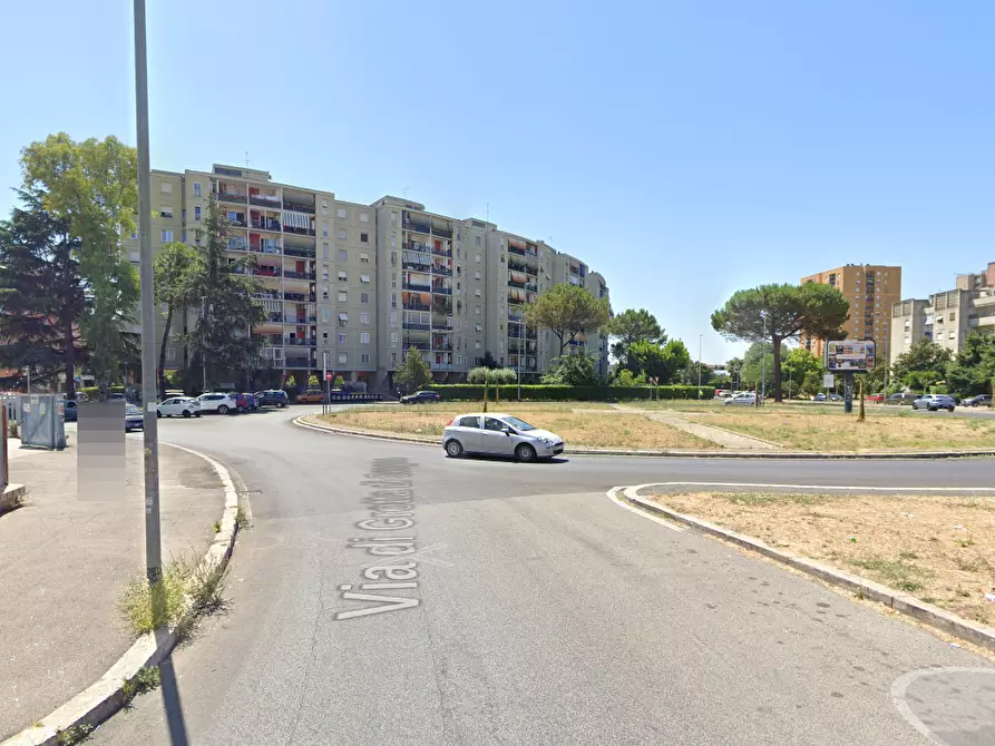 Immagine 15 di Garage in vendita  in Via Grotta di Gregna  a Roma