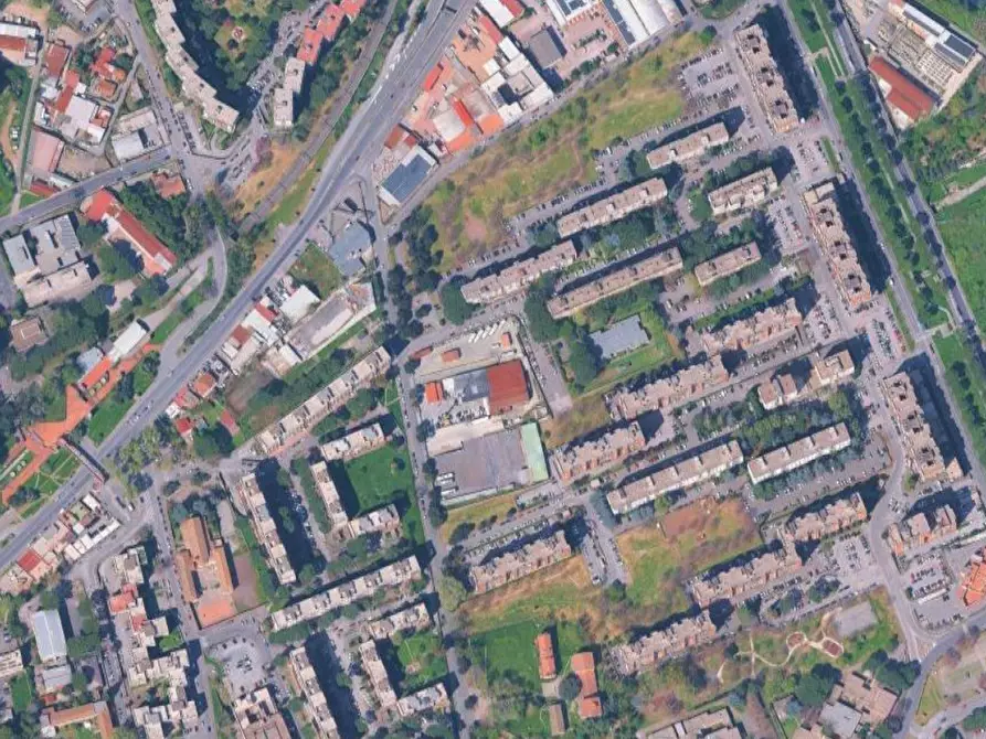 Immagine 10 di Garage in vendita  in Via di Grotta di Gregna a Roma