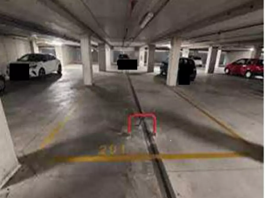 Immagine 1 di Posto auto in vendita  in Via Ugo Aldrighi a Brescia