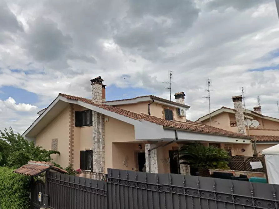 Immagine 7 di Villetta a schiera in vendita  in Via Ippocrate  a Guidonia Montecelio