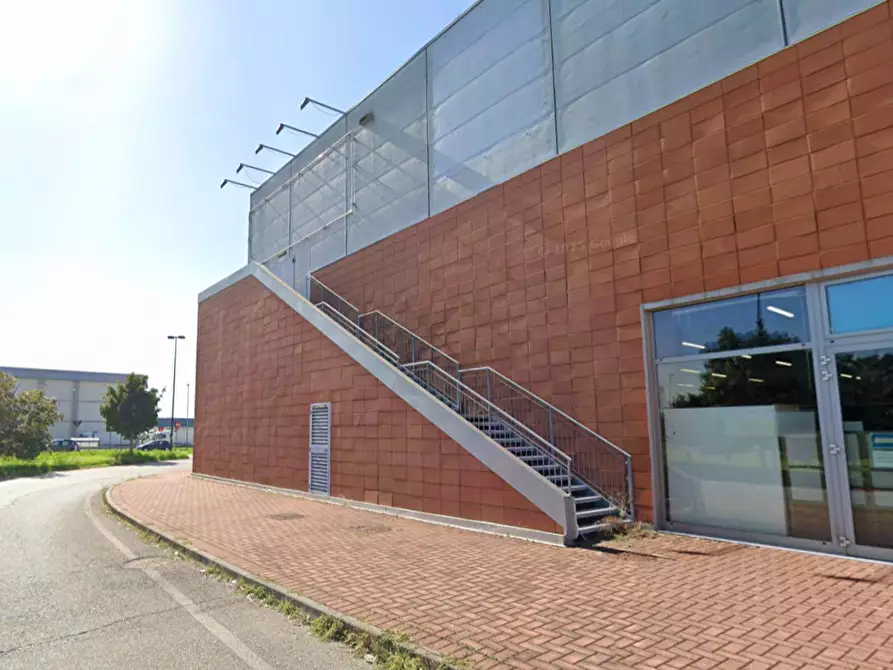 Immagine 1 di Negozio in vendita  in Via Kennedy a Verolanuova