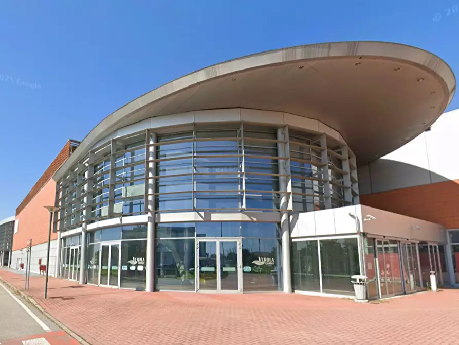 Immagine 8 di Negozio in vendita  in Via Kennedy a Verolanuova