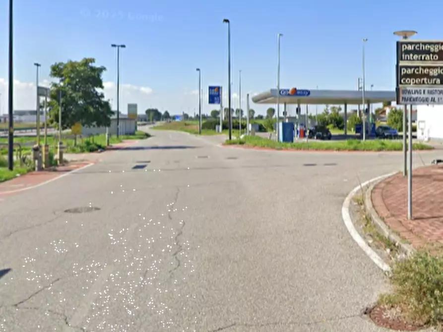 Immagine 14 di Negozio in vendita  in Via Kennedy a Verolanuova