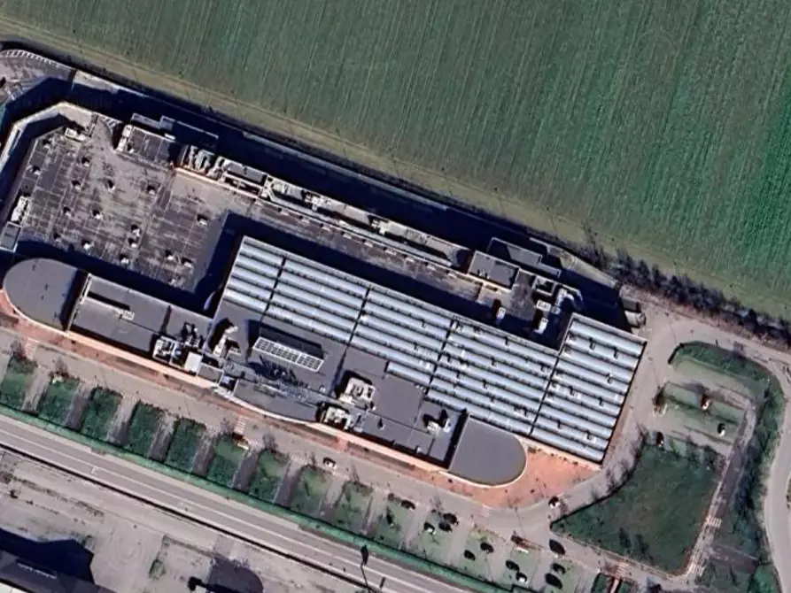 Immagine 15 di Negozio in vendita  in Via Kennedy a Verolanuova