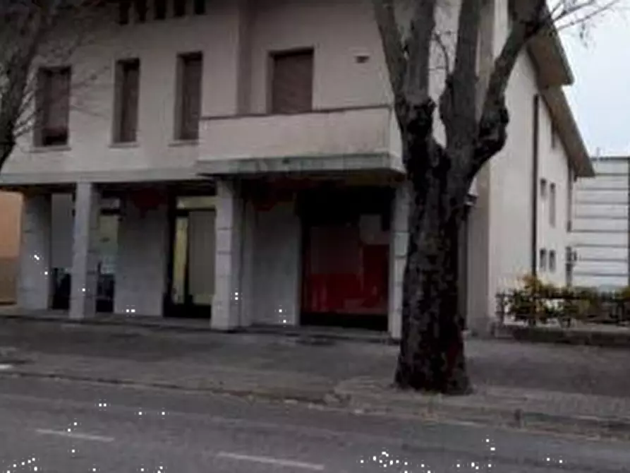 Immagine 2 di Garage in vendita  in Via Dante Alighieri  a Gemona Del Friuli