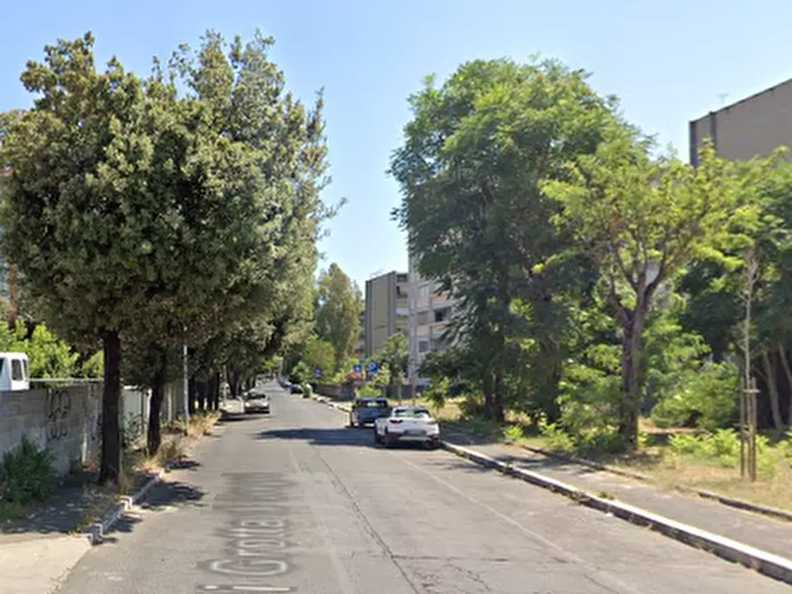 Immagine 6 di Garage in vendita  in Via di Grotta di Gregna a Roma