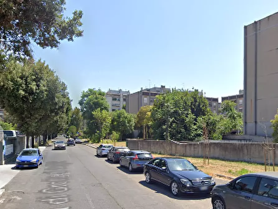 Immagine 4 di Garage in vendita  in Via di Grotta di Gregna a Roma