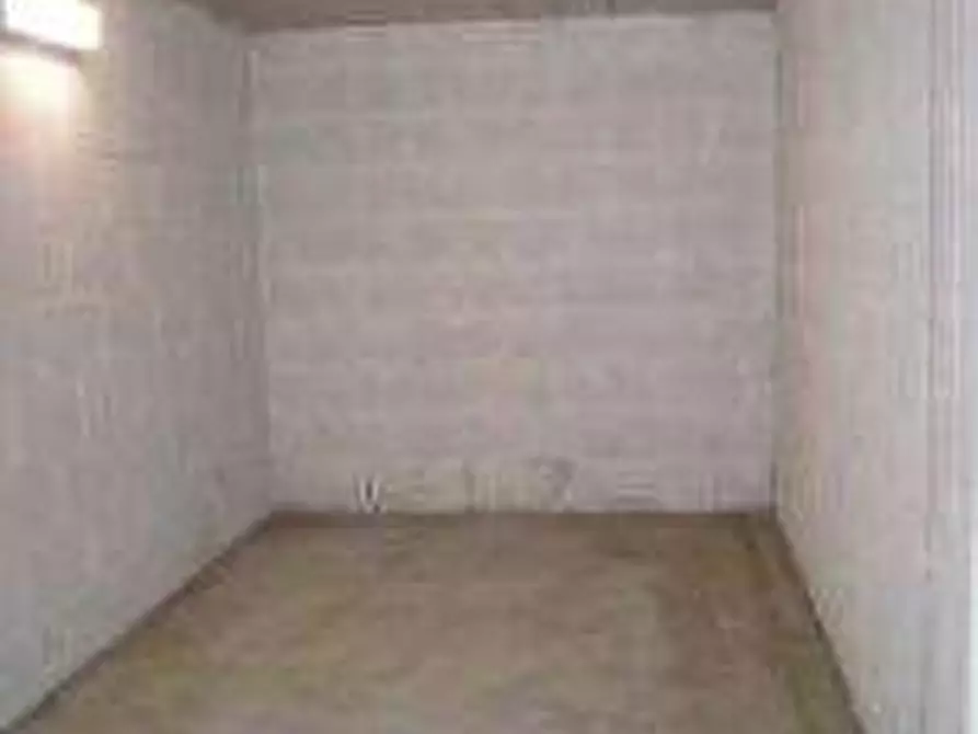 Immagine 2 di Garage in vendita  in Via di Grotta di Gregna a Roma