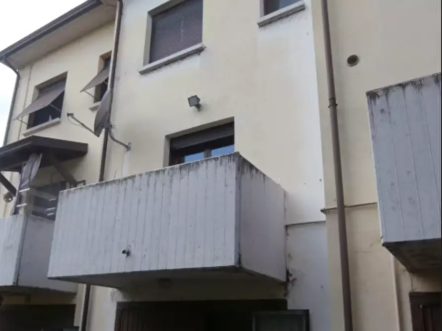 Immagine 2 di Porzione di casa in vendita  in Strada Provinciale per Golese  a Torrile