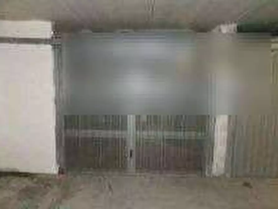 Immagine 1 di Garage in vendita  in Via di Grotta di Gregna a Roma