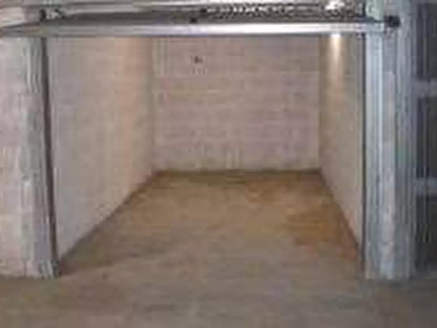 Immagine 1 di Garage in vendita  in Via di Grotta di Gregna a Roma