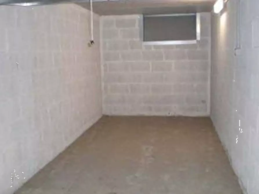 Immagine 4 di Garage in vendita  in Via di Grotta di Gregna a Roma