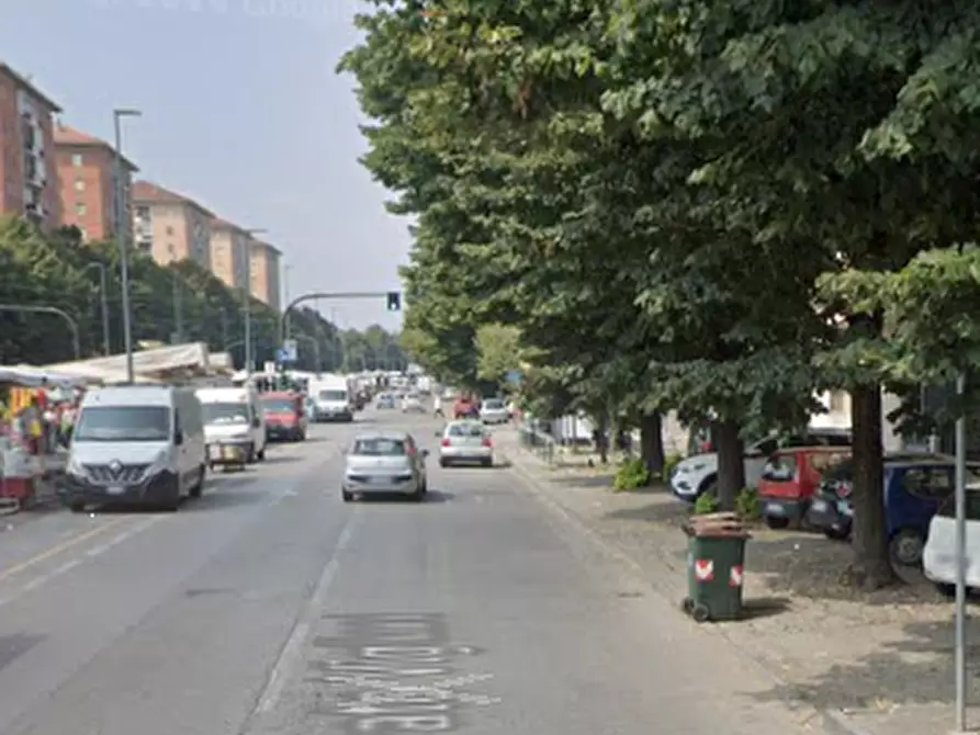 Immagine 3 di Negozio in vendita  in Via Michele Amari a Torino