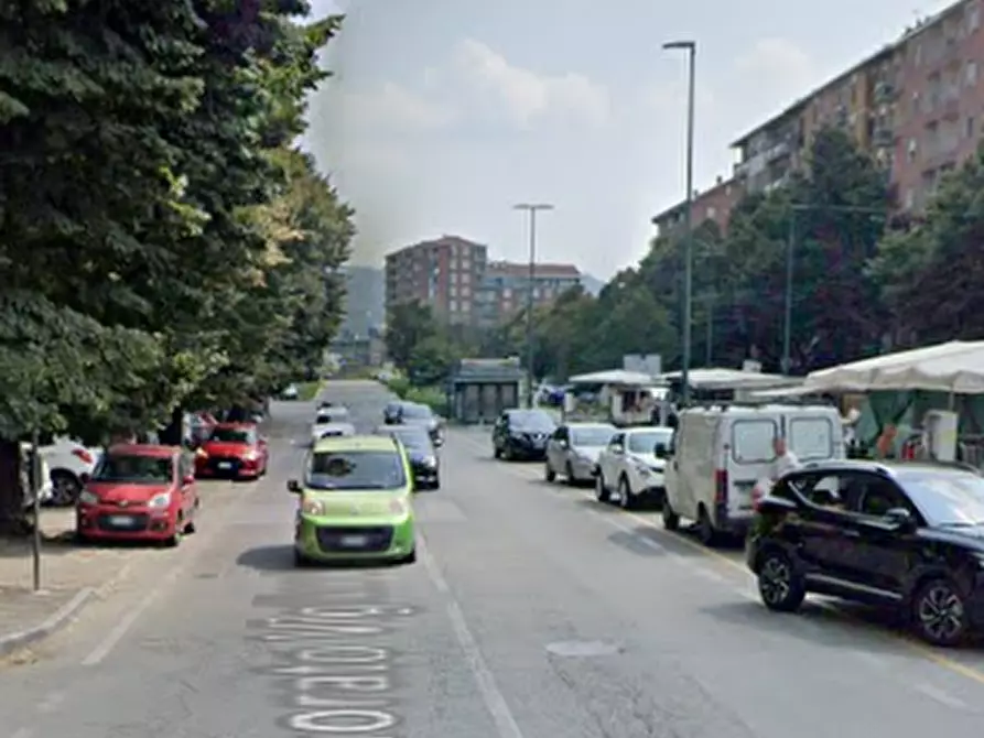 Immagine 4 di Negozio in vendita  in Via Michele Amari a Torino