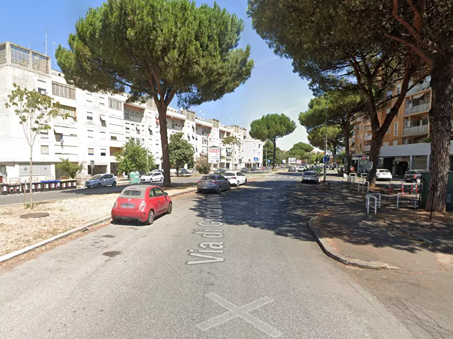 Immagine 5 di Garage in vendita  in Via Grotta di Gregna  a Roma