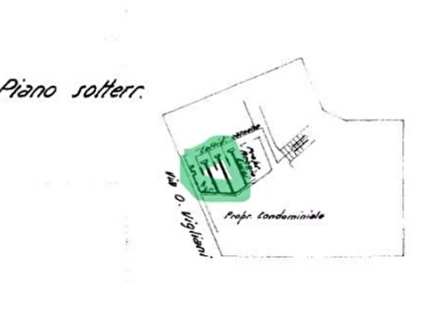 Immagine 10 di Negozio in vendita  in Via Michele Amari a Torino