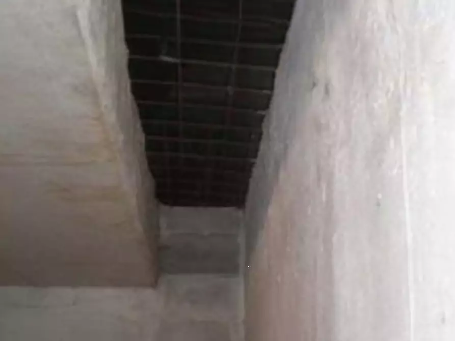 Immagine 4 di Garage in vendita  in Via di Grotta di Gregna a Roma