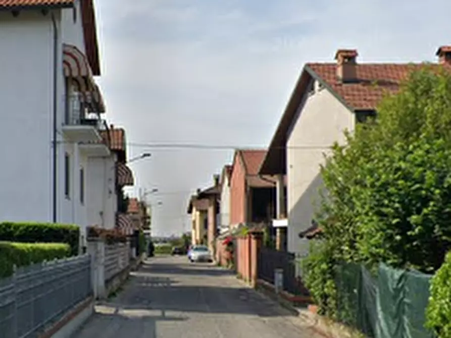 Immagine 2 di Garage in vendita  in Strada Genova a Moncalieri