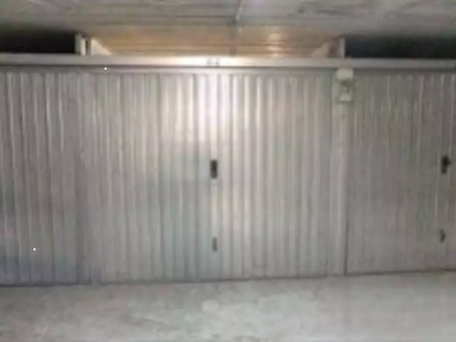 Immagine 1 di Garage in vendita  in Via di Grotta di Gregna a Roma