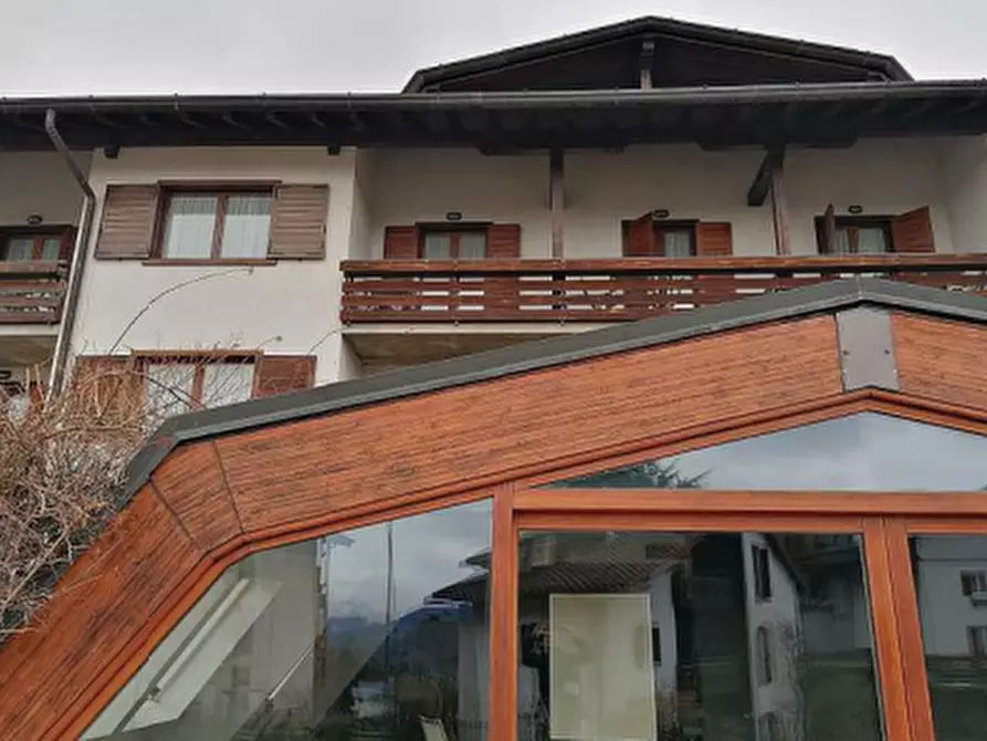 Immagine 3 di Stabile in vendita  in Via Silvio Pellico  a Castione Della Presolana