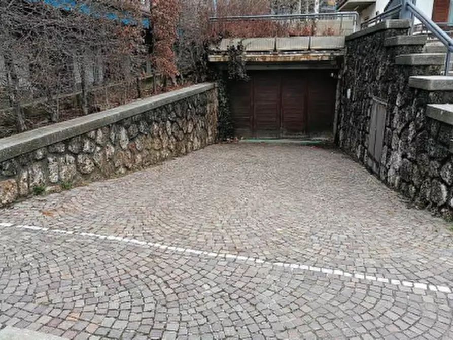 Immagine 13 di Stabile in vendita  in Via Silvio Pellico  a Castione Della Presolana