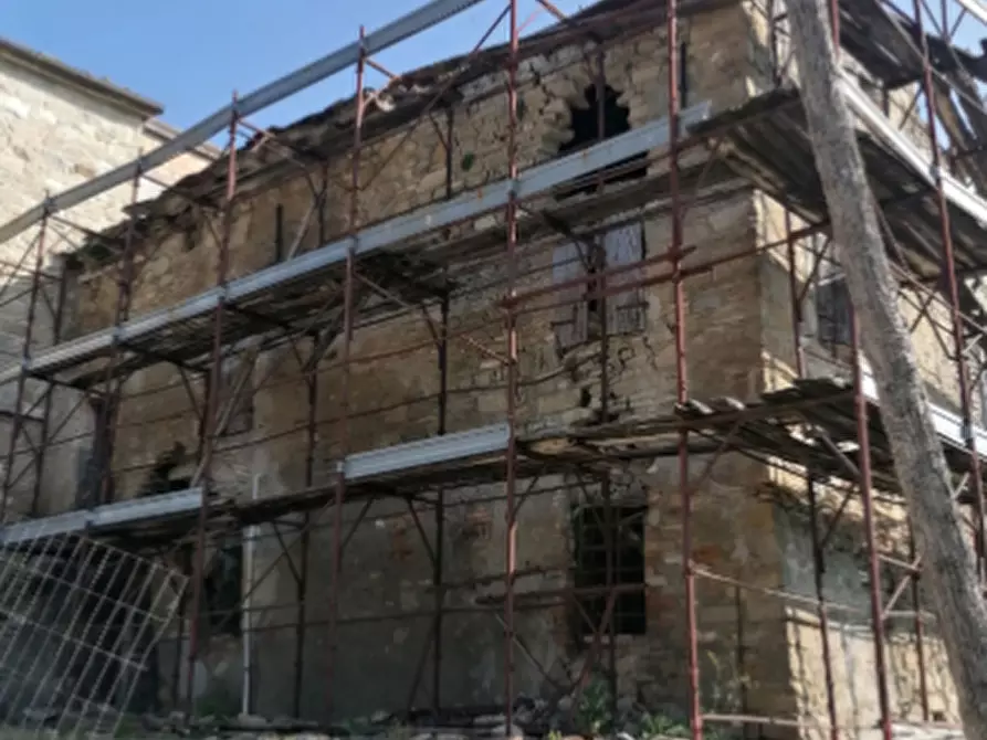 Immagine 1 di Casa indipendente in vendita  in Strada Goiano a Terenzo