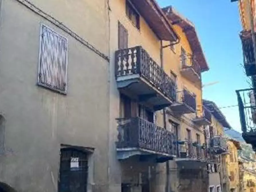 Immagine 1 di Stabile in vendita  in via Vittorio Emanuele II a Chiomonte