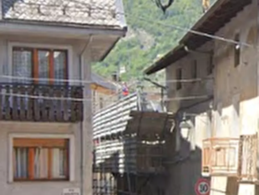 Immagine 3 di Stabile in vendita  in via Vittorio Emanuele II a Chiomonte