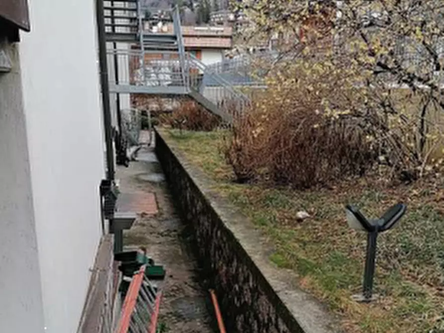 Immagine 23 di Stabile in vendita  in Via Silvio Pellico  a Castione Della Presolana