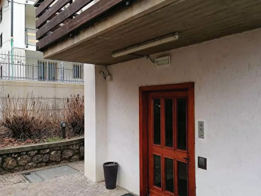 Immagine 29 di Stabile in vendita  in Via Silvio Pellico  a Castione Della Presolana