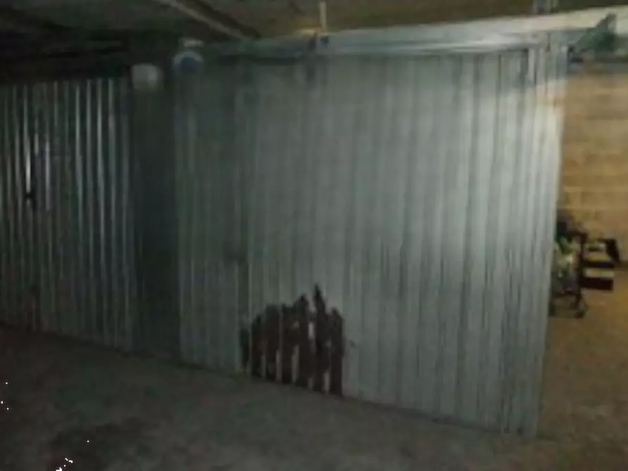 Immagine 1 di Garage in vendita  in Via di Grotta di Gregna a Roma