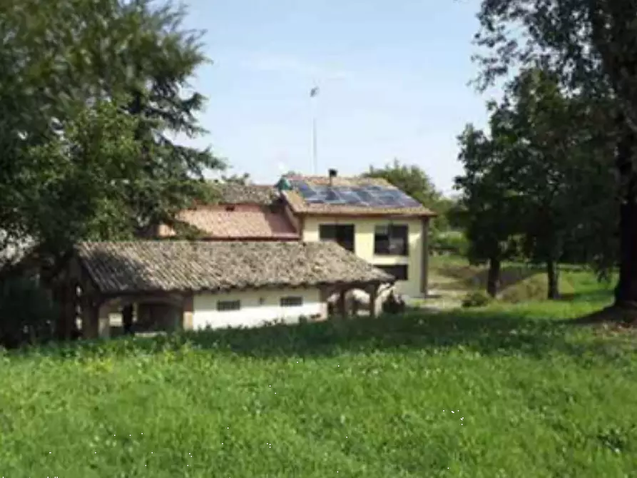 Immagine 5 di Casa indipendente in vendita  in Strada Langhirano a Parma